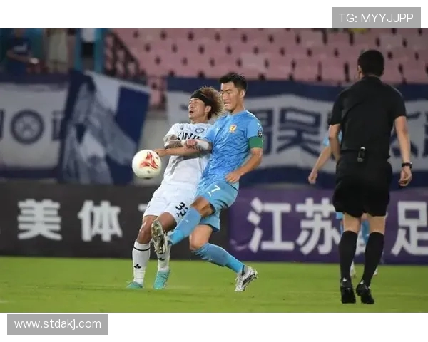 张煜东:逆转功臣感谢队友支持 雨天主场成制胜关键(2)